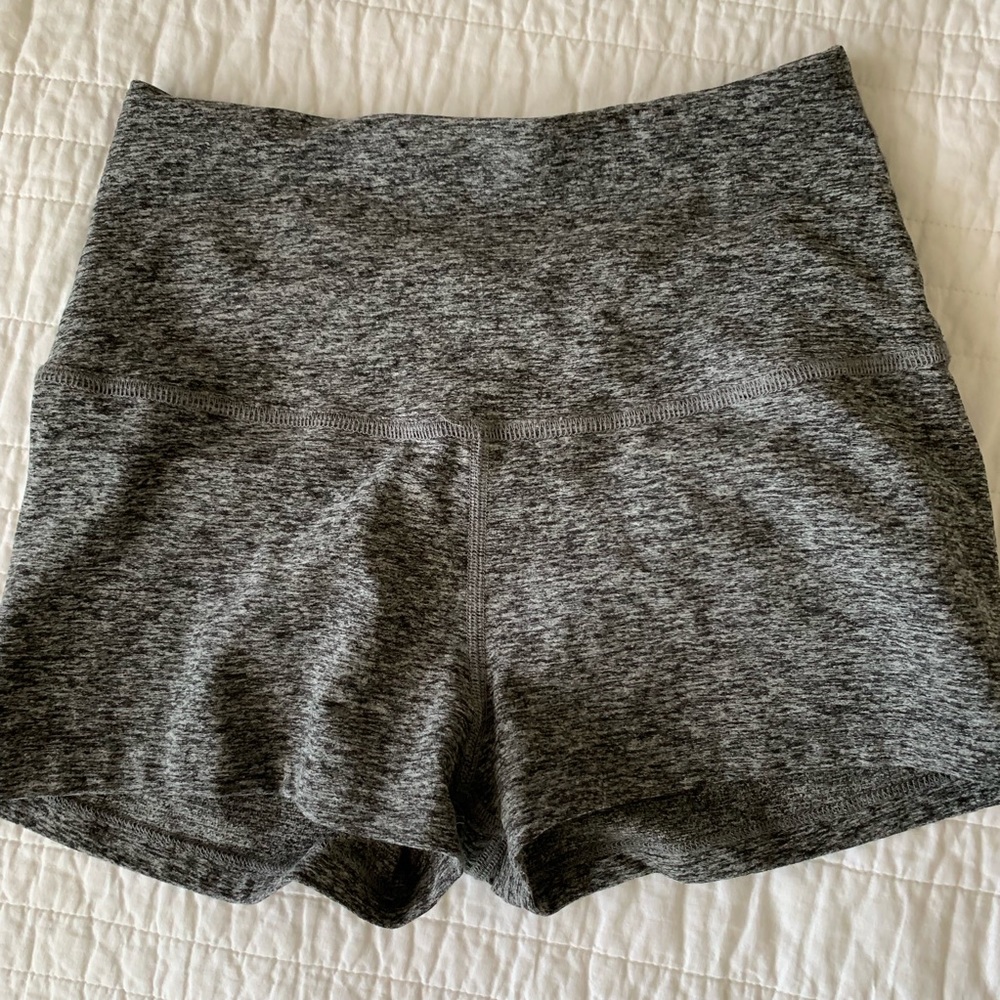 Beyond Yoga Circuit High waist short black white